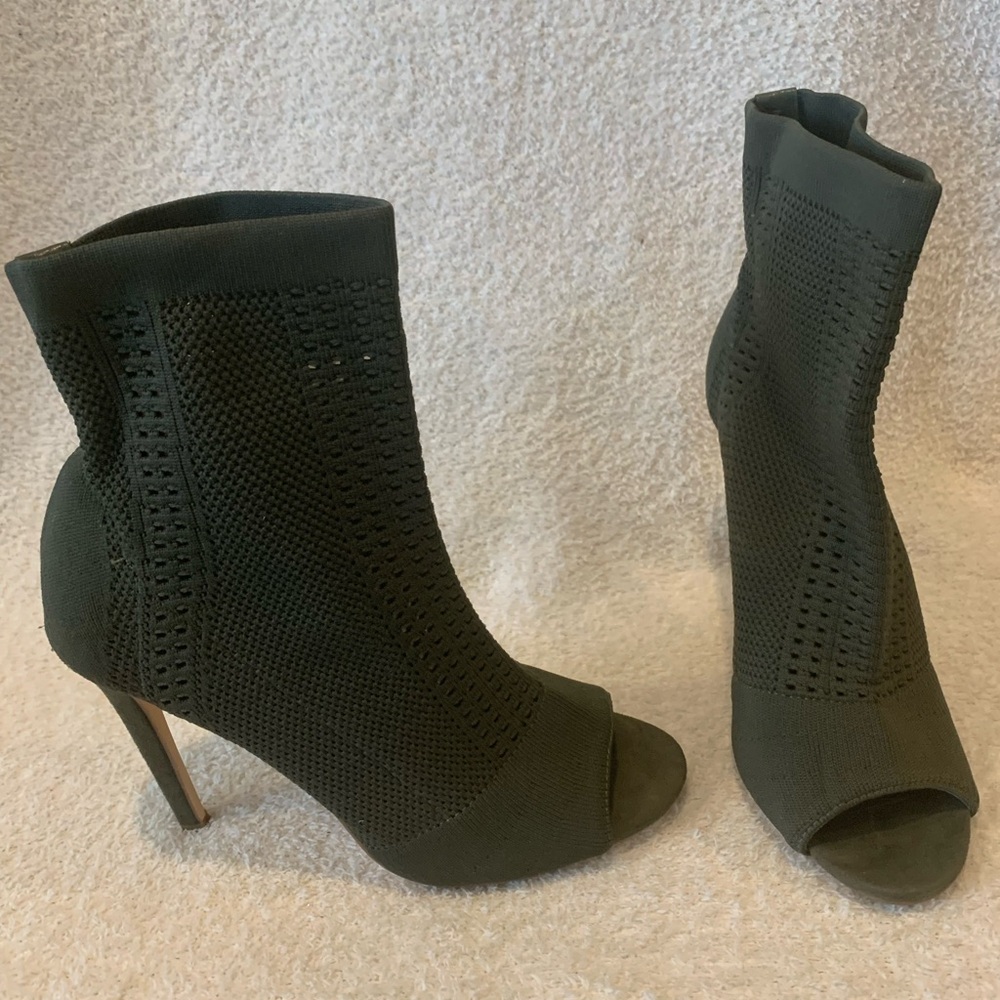 Elegant Green Peep-Toe Ankle Boots